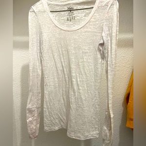 Vanity size women’s small white long sleeve